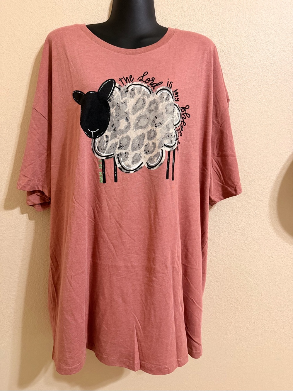 Women's Dusty Rose Sheep Graphic Short Sleeve Tee